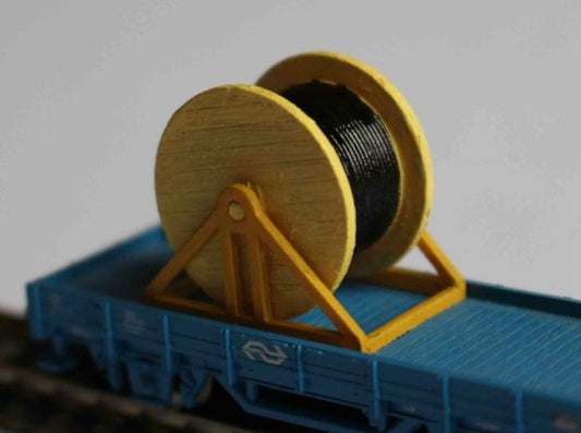 N Scale Cable Reel (Full) On Stand