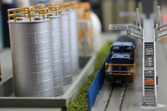 N Scale Chemical Plant Walkway 4 Tanks