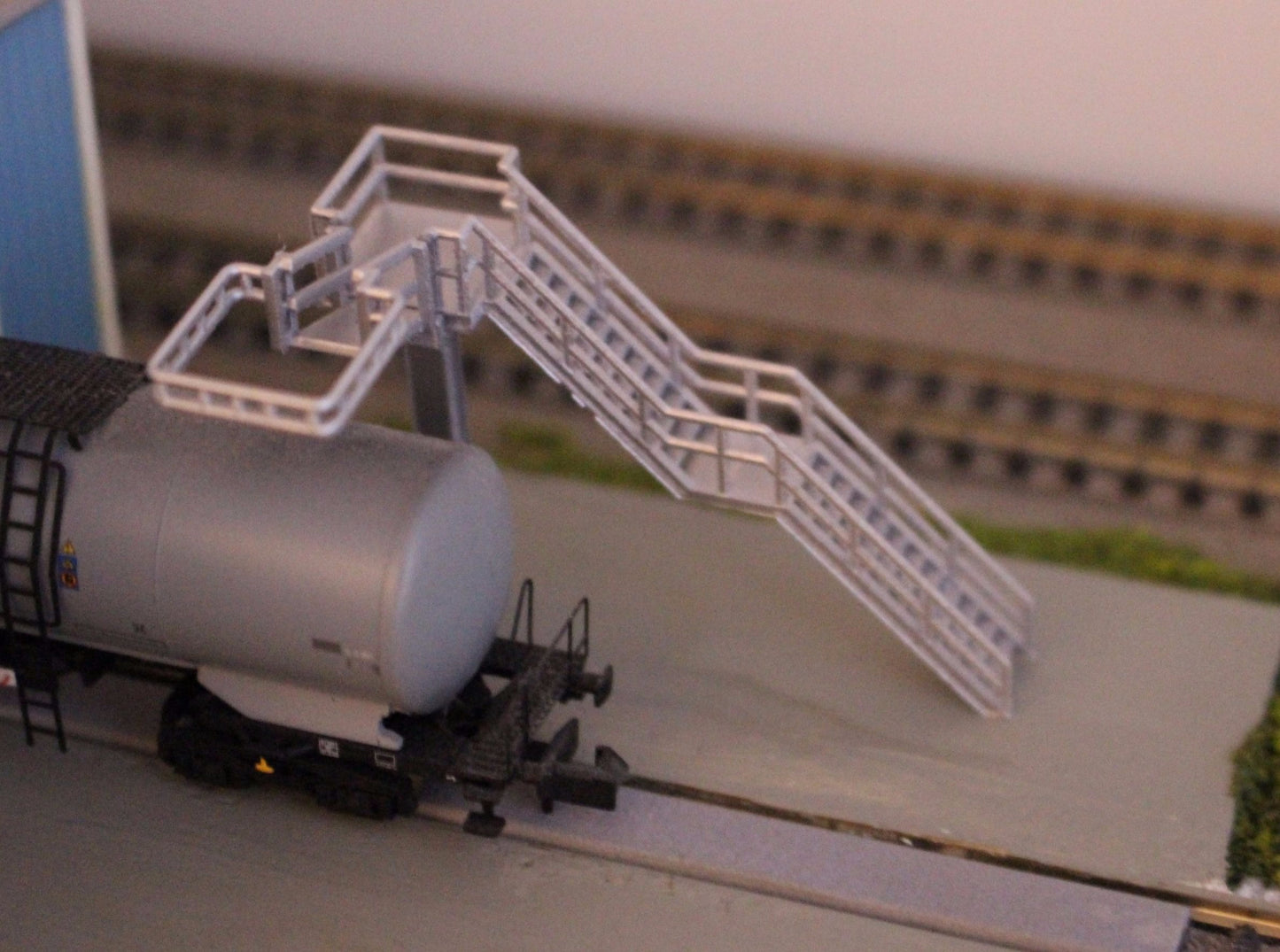 N Scale Tank Car Loading Bridge 4x Medium