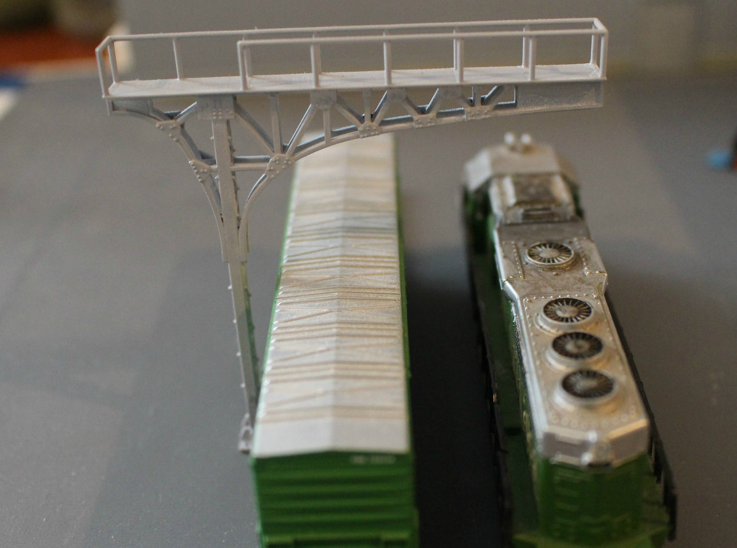 N Scale 2x ATSF Style Cantilever