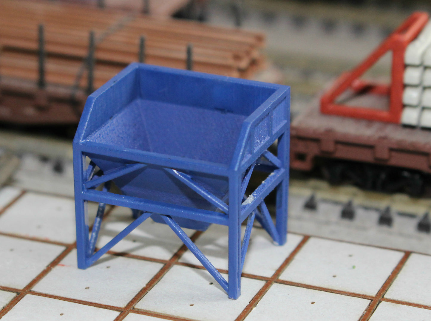 N Scale Aggregate Hopper Small